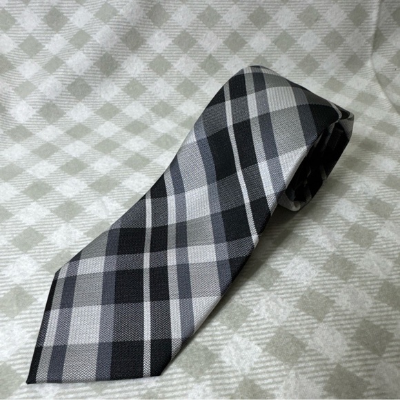 Calvin Klein Men's Neck Tie Grey Plaid Polyester - Picture 1 of 6